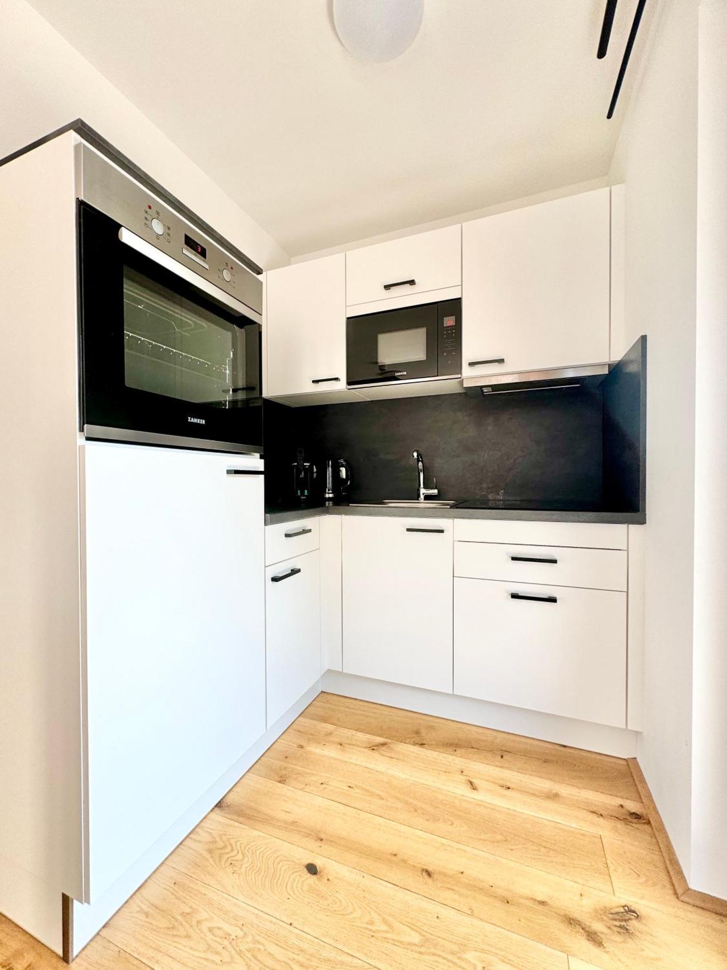 Stylische Wohnung Mit Balkon Wien Eksteriør billede