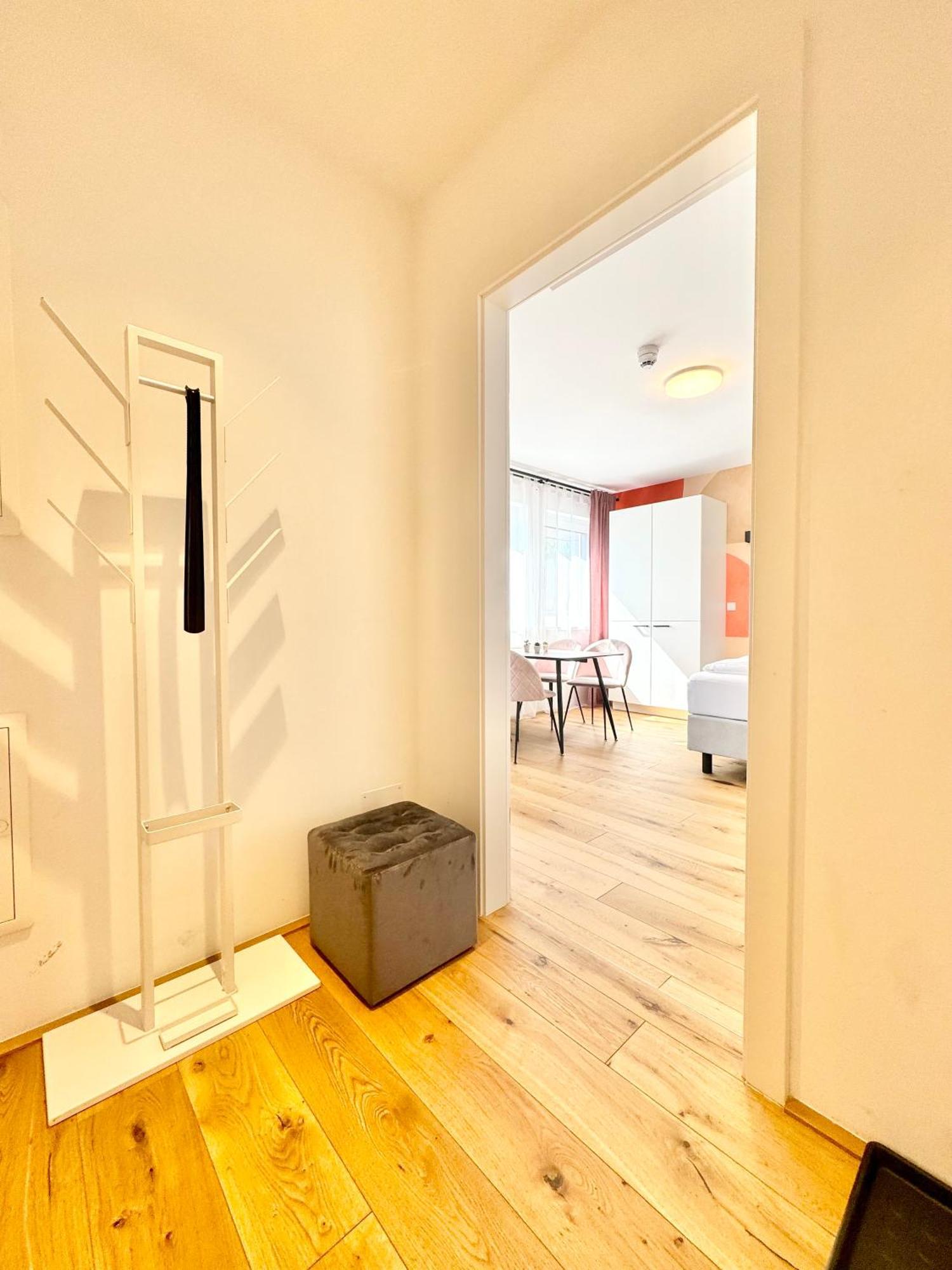 Stylische Wohnung Mit Balkon Wien Eksteriør billede